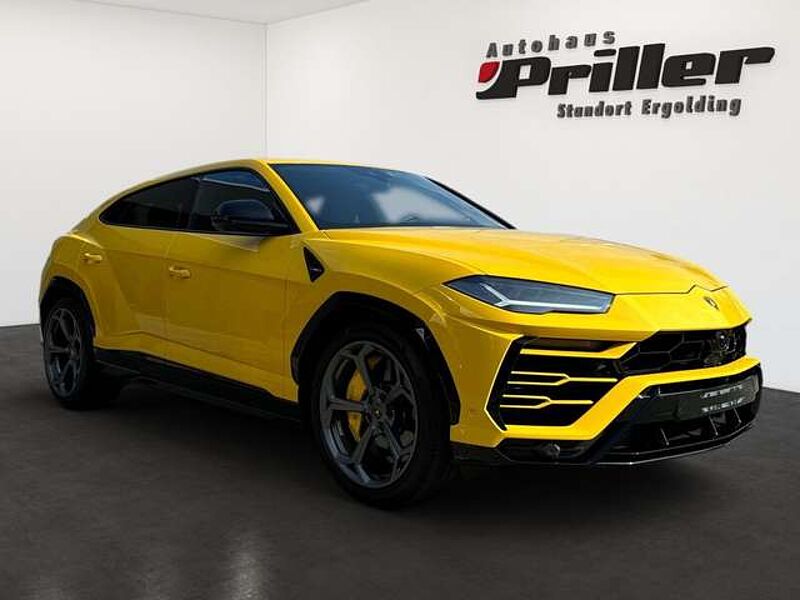 Lamborghini Urus *AKRAPOVIC/PANO/MASSAGE/SENSONUM-SOUND*