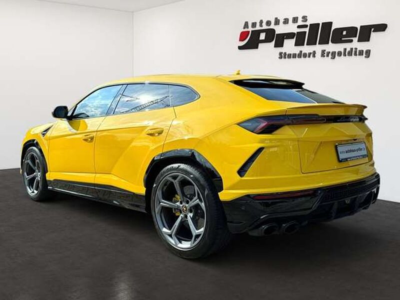 Lamborghini Urus *AKRAPOVIC/PANO/MASSAGE/SENSONUM-SOUND*