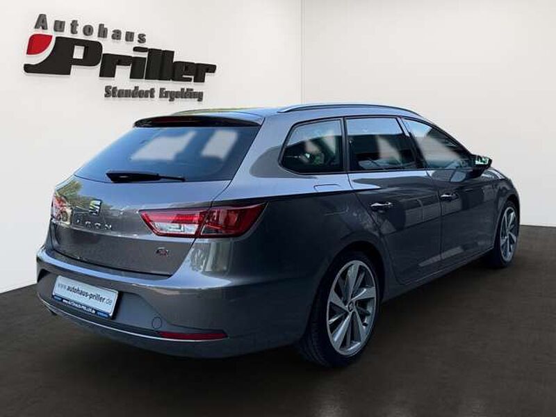 SEAT Leon ST 2.0TDI FR-Line *PANO/NAVI/DAB/SHZ*