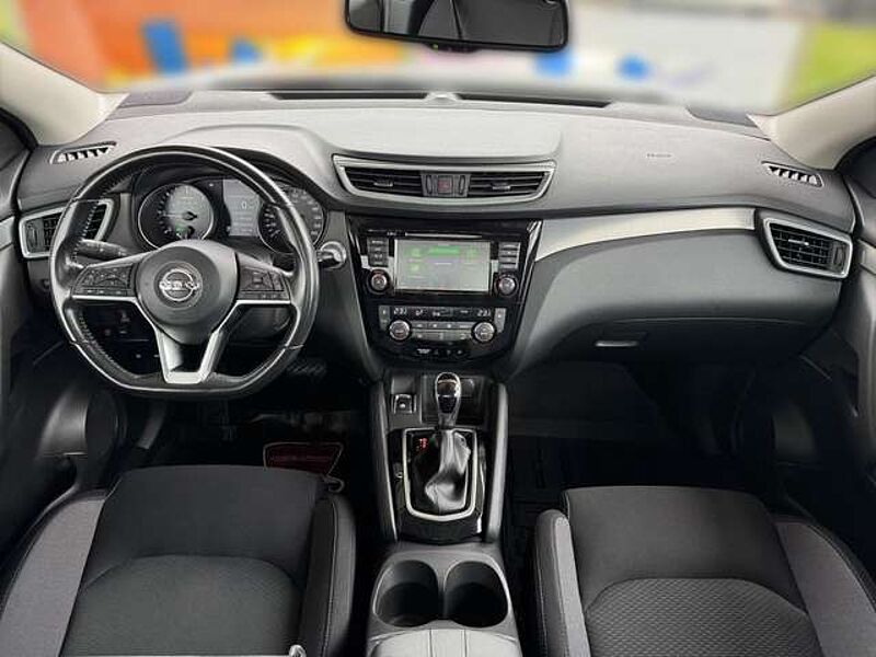 Nissan Qashqai 1.7dCi 4x4i AT N-Connecta *AHK/PANO/LED*